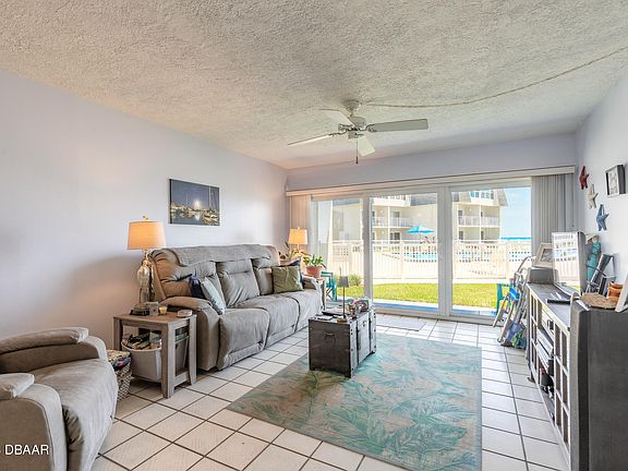 3rd image of 4831 Saxon Dr #1040