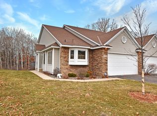 727 Crescent Curv, Saint Paul, MN 55127