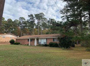 303 Hummingbird Trl, Atlanta, TX 75551