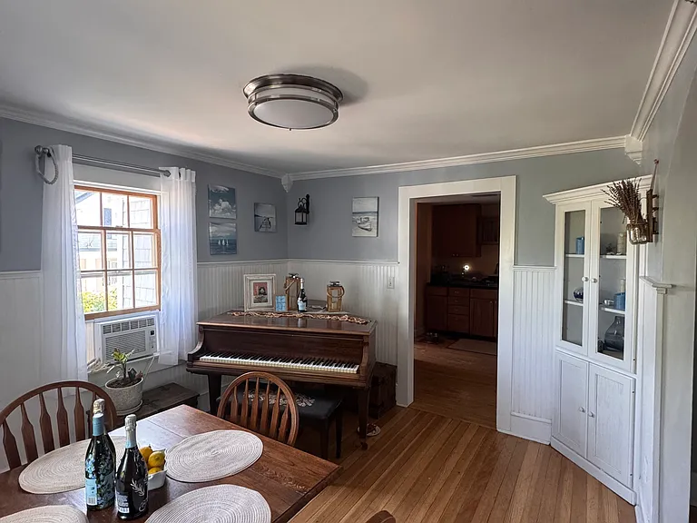 183 Babcock St — Photo 7