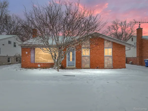 8620 Donna St, Westland, MI 48185
