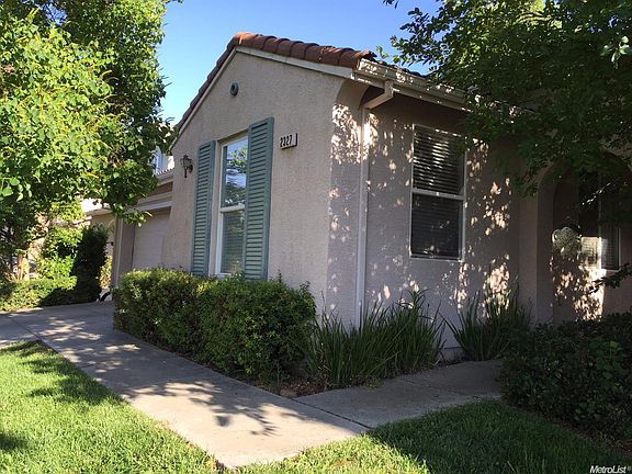 2nd image of 2327 Burberry Way