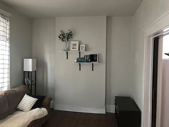 2nd image of 2841 Michigan Ave #1F