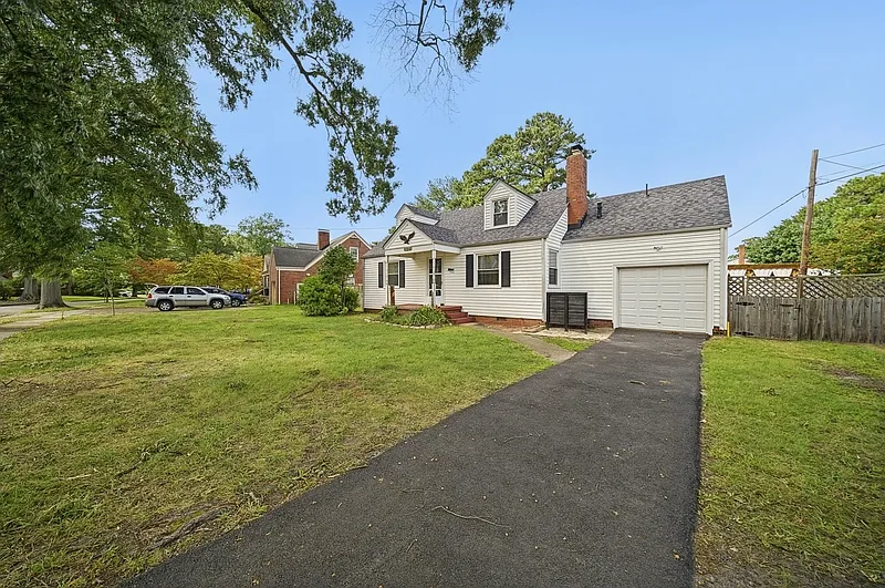 3 bed, 2.0 bath, $2,200 — Photo 1