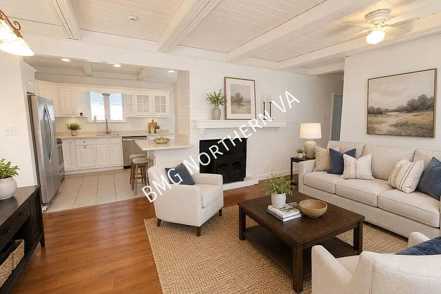 Bright and Inviting 3 BR / 2 BA near Fairfax Junction and Fairfax Pointe — Photo 3