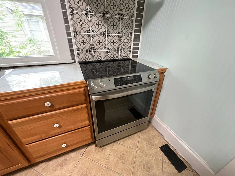 1117 Lexington Ave — Photo 18