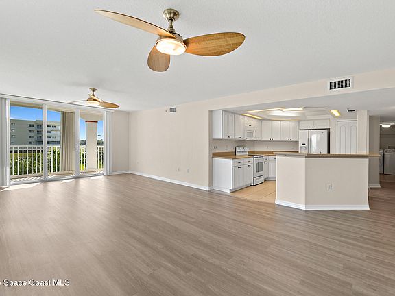 4th image of 768 Lago Dr Unit 302