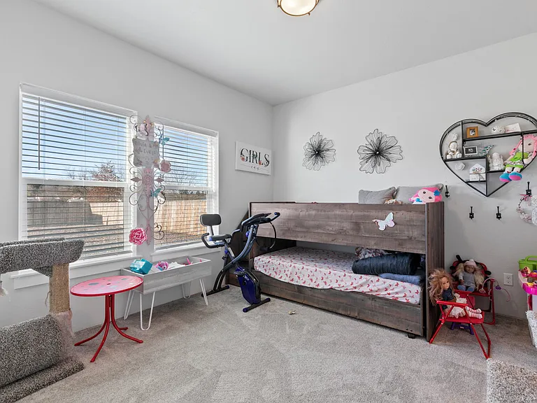 187 Mellecker Way — Photo 16