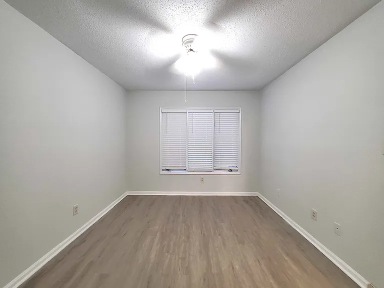 119 Woodbridge Ln — Photo 16