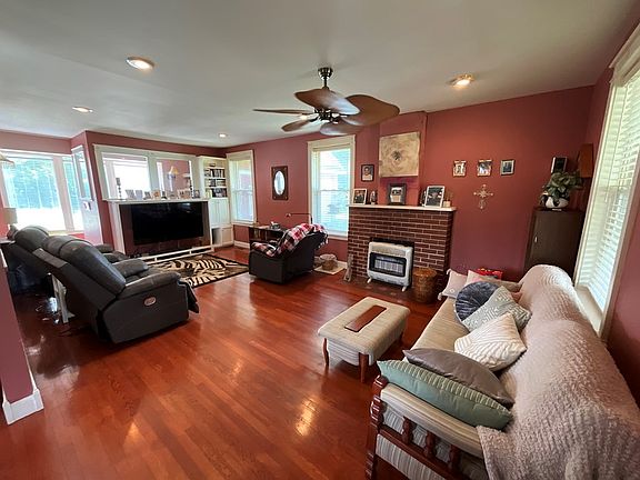 3rd image of 217 Allen Ave