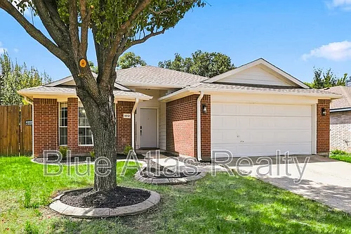 1012 Waterview Dr Photo 1