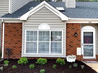52 Candlelight Ln, Portsmouth, VA 23703