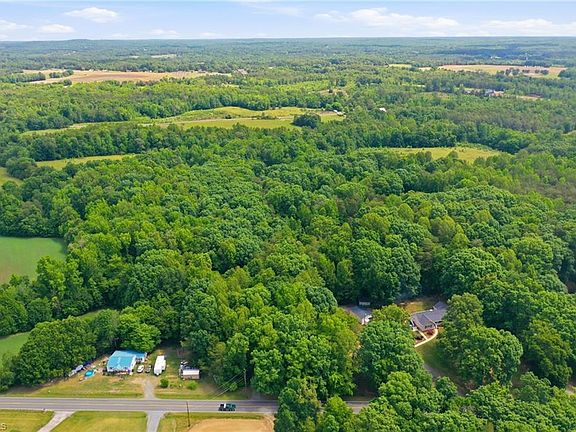 5th image of 847 Boone Rd