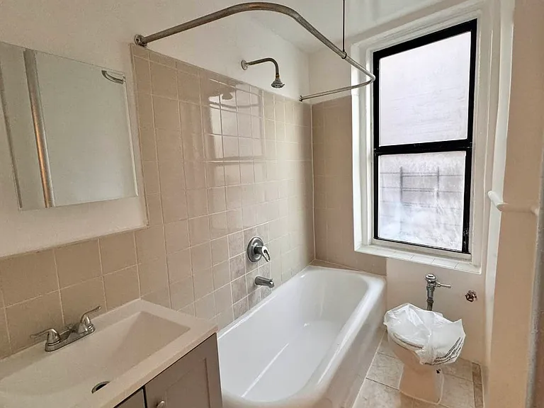 1515 Grand Concourse #6H — Photo 6