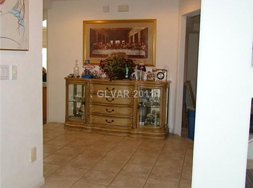 2nd image of 8516 W Gilmore Ave