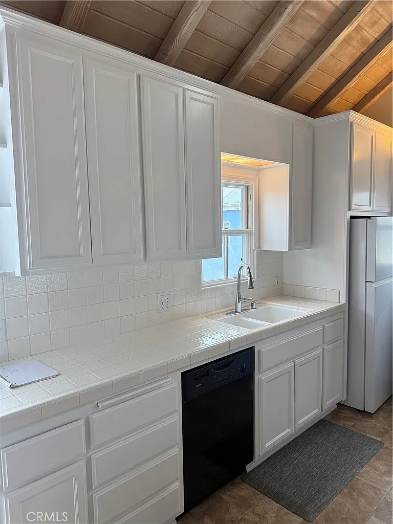 Studio, 782 sqft, $2,775 — Photo 2