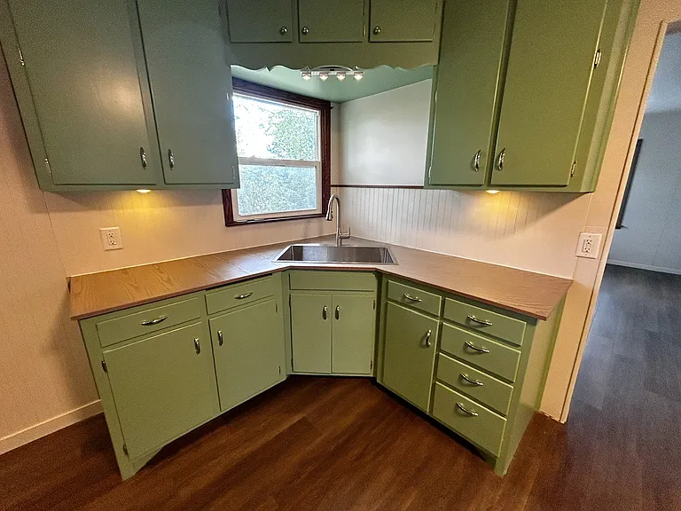 571 W County Rd E #W — Photo 7