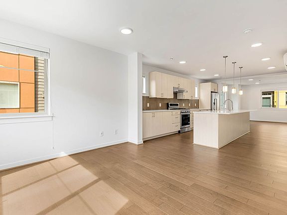 2nd image of 1457 158th Ct NE