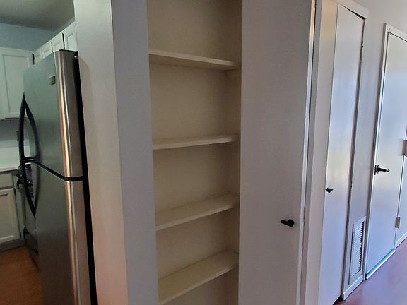 4th image of 1404 Sara Cir