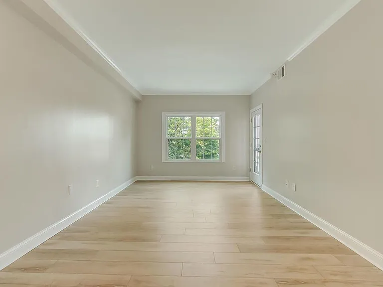 1074 Peachtree Walk NE #B222 — Photo 17