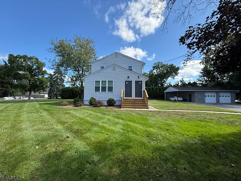 391 Hollywood Ave