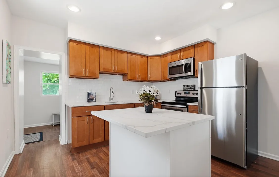 4 bed, 1.5 bath, 1465 sqft, $2,800 — Photo 3
