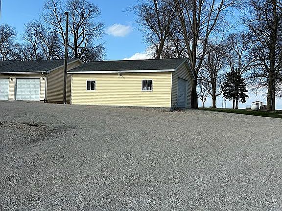 4th image of 1835 E 2850 North Rd