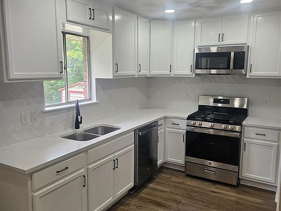 5th image of 5907 Shady Crest Trl