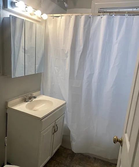 658 Farmington Ave #102 — Photo 3