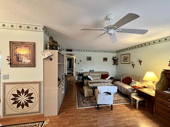 4th image of 153 Northampton St #H