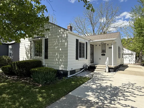 20681 Kingsville St, Harper Woods, MI 48225