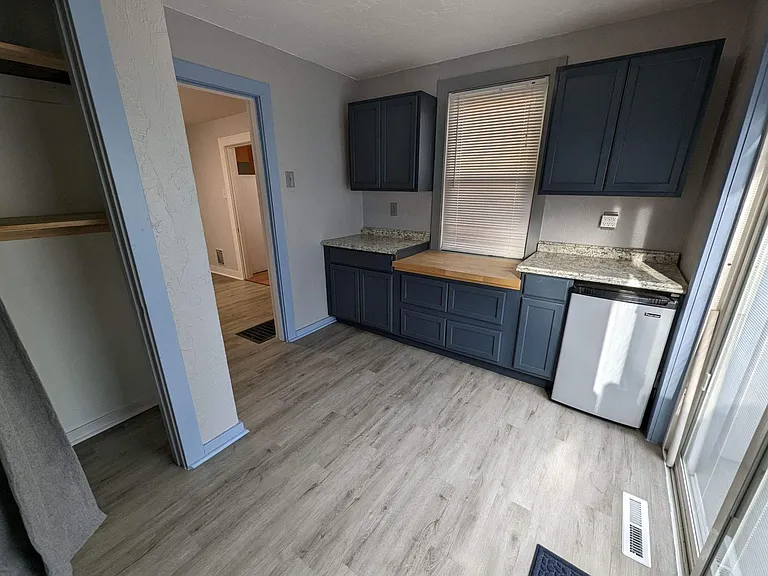 1116 Muldowney Ave — Photo 5