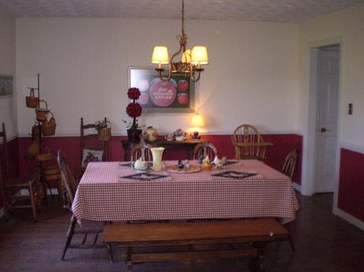 4th image of 2745 Country Club Dr