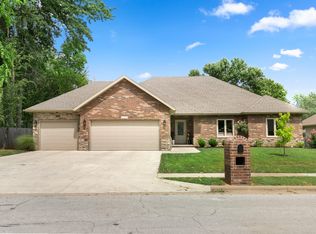 2493 W Cardinal St, Springfield, MO 65810