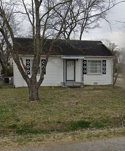 2nd image of 618 Waco Dr