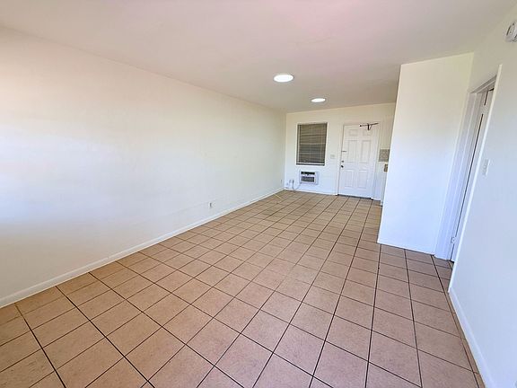 2nd image of 2915 Jackson St #5