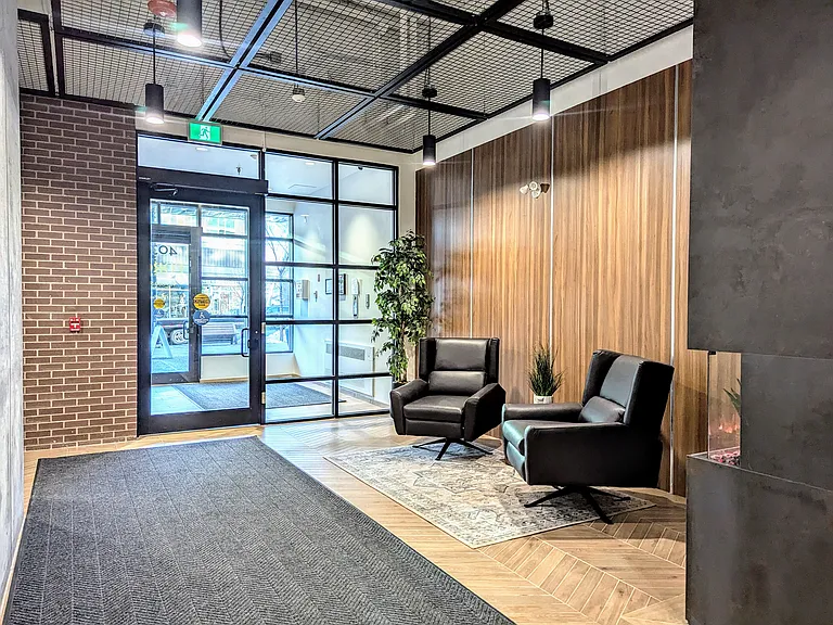 4030 University Ave NW — Photo 8
