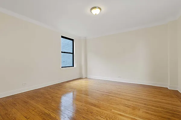 Rented by MNS | media 18