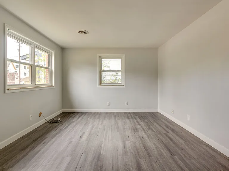 104 Marshall Ct — Photo 8
