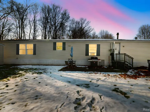 351 N Squirrel Rd #207, Auburn Hills, MI 48326