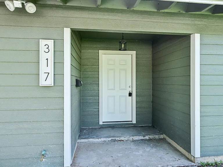 317 Redwood St — Photo 5