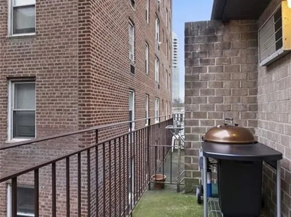 3225 Shore Parkway image 17 of 27