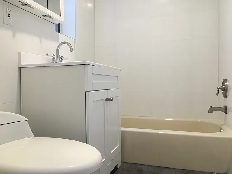 166 Clinton Ave #10E — Photo 12