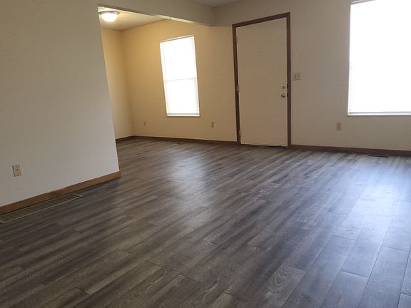 4th image of 208 Heritage Cir