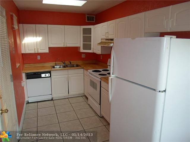 2nd image of 4740 NE 2nd Way
