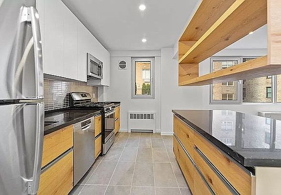 4th image of 116 Central Park S APT 11C