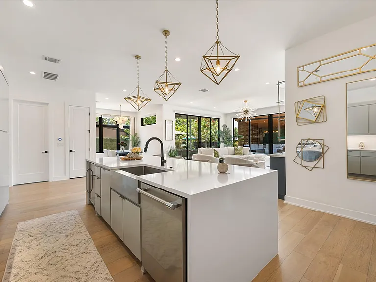 5004 Highland Ct — Photo 10