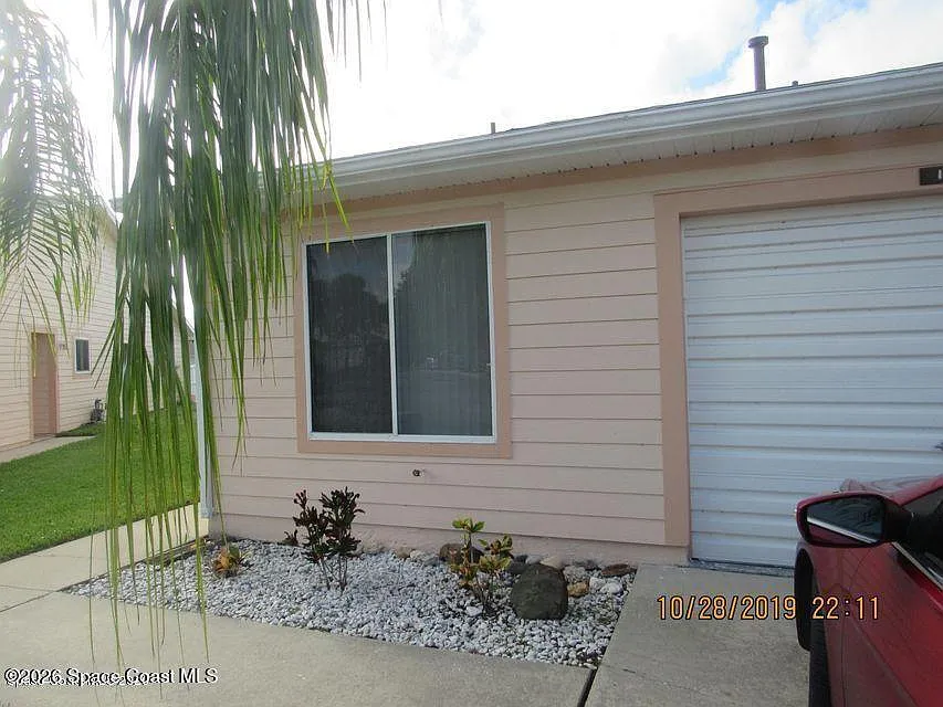 2 bed, 2.0 bath, 1000 sqft, $1,700 — Photo 1