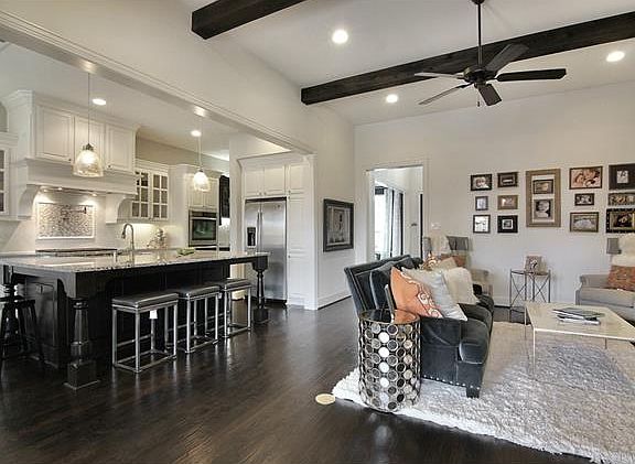 4th image of 14902 Maroon Bells Ln