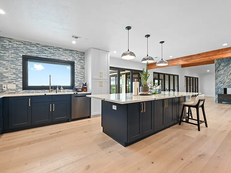 4805 Greystone Dr — Photo 21